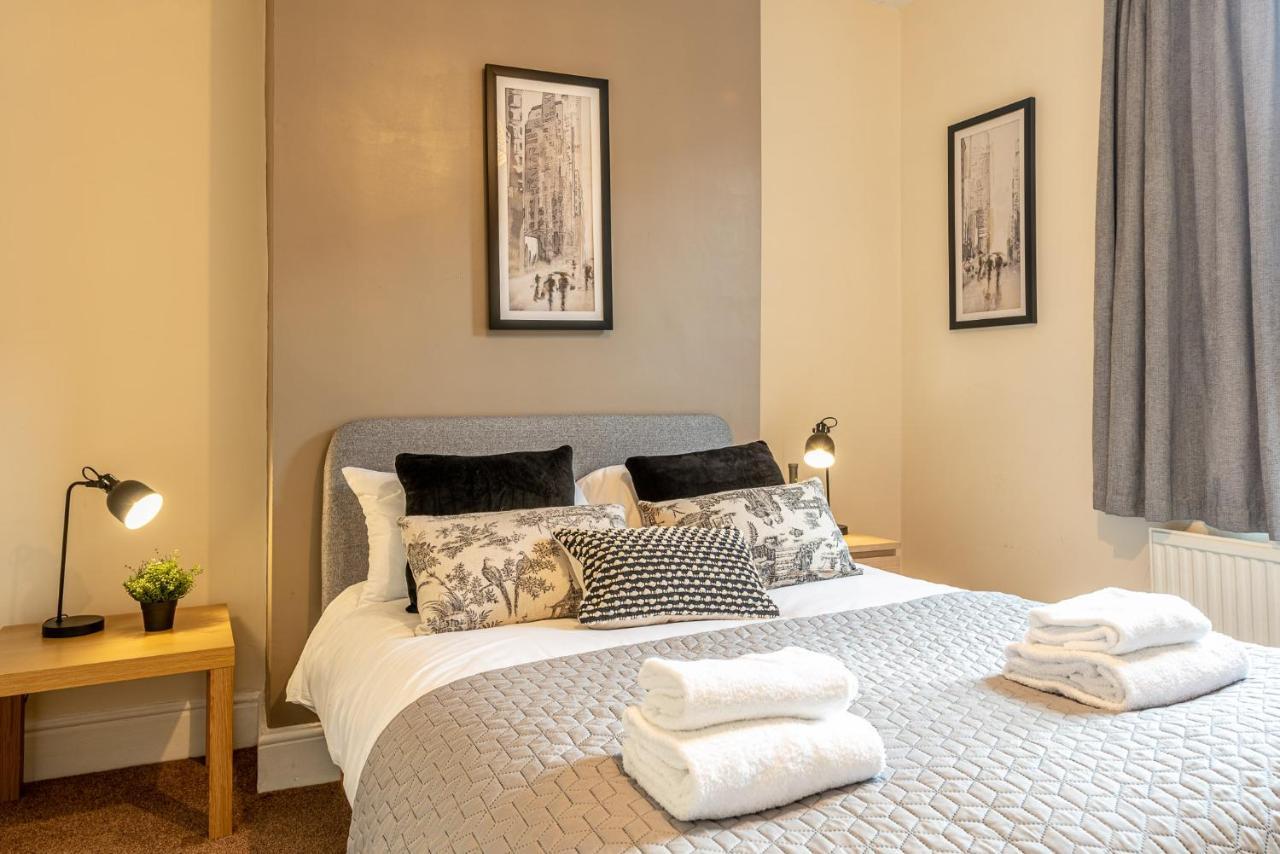 3 Bedroom Home Sleeps 5 Close To Chester City Centre Welcomes Couples, Small Groups, Families And Contractors Εξωτερικό φωτογραφία