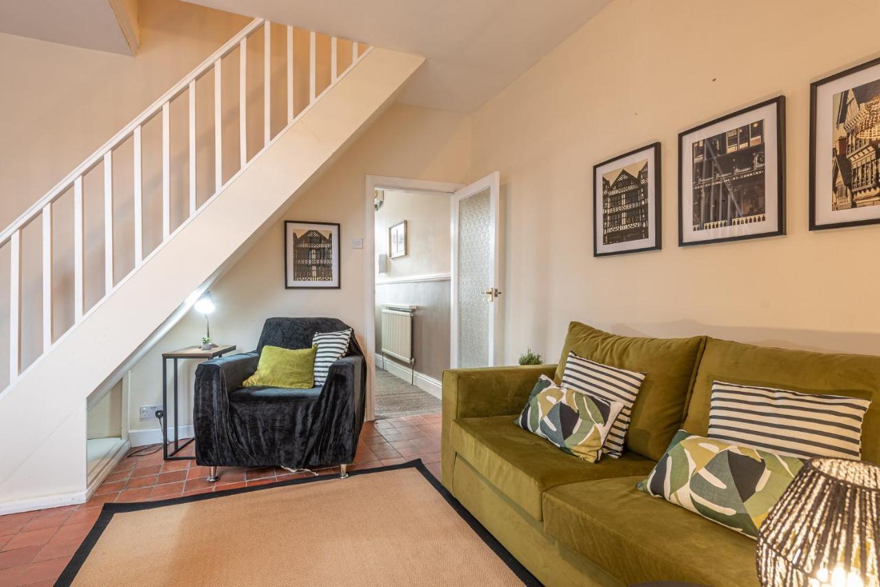 3 Bedroom Home Sleeps 5 Close To Chester City Centre Welcomes Couples, Small Groups, Families And Contractors Εξωτερικό φωτογραφία