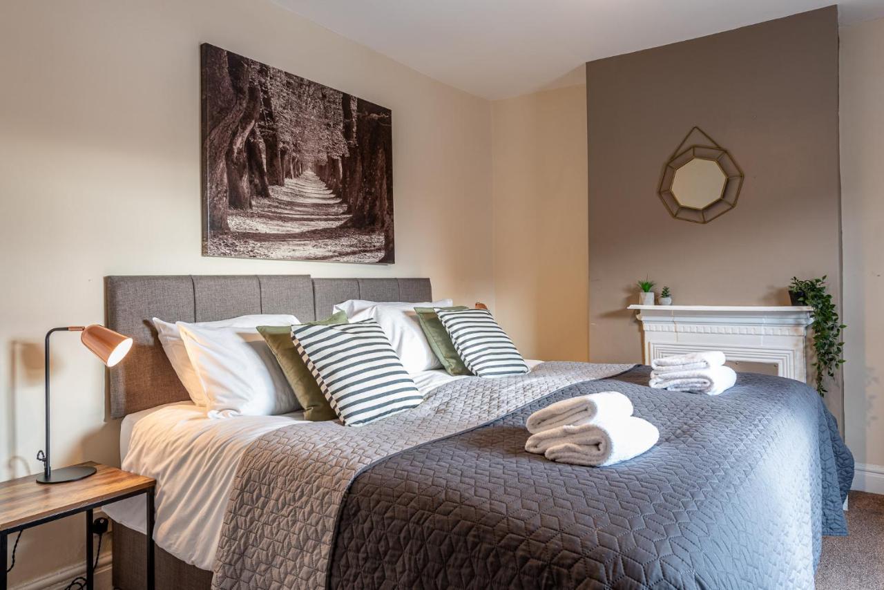 3 Bedroom Home Sleeps 5 Close To Chester City Centre Welcomes Couples, Small Groups, Families And Contractors Εξωτερικό φωτογραφία