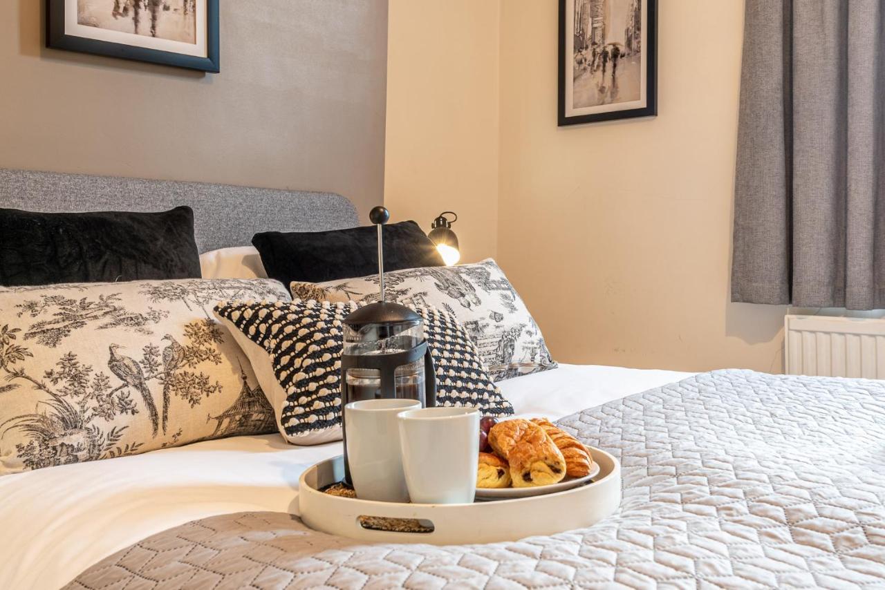 3 Bedroom Home Sleeps 5 Close To Chester City Centre Welcomes Couples, Small Groups, Families And Contractors Εξωτερικό φωτογραφία